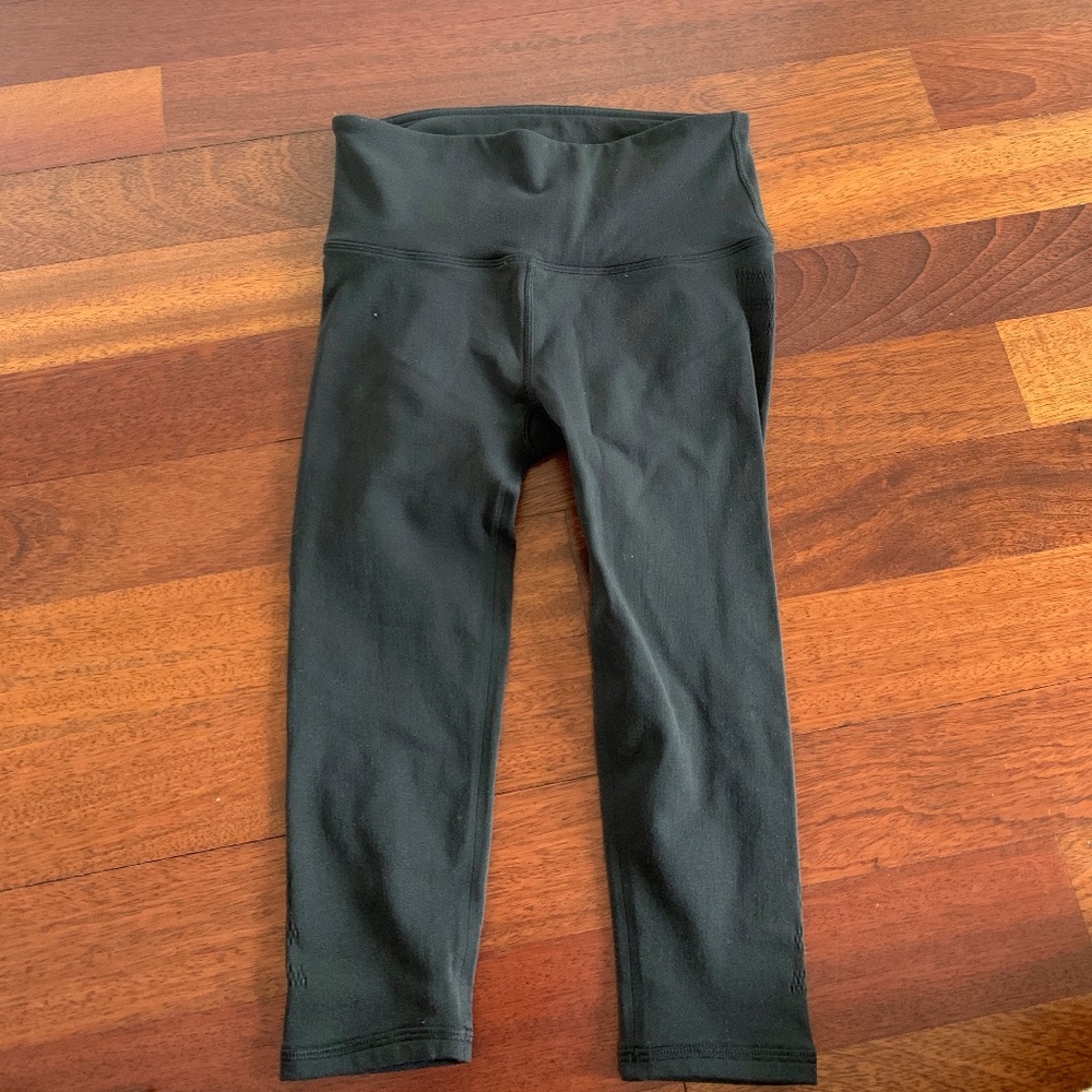 lulu cropped leggings